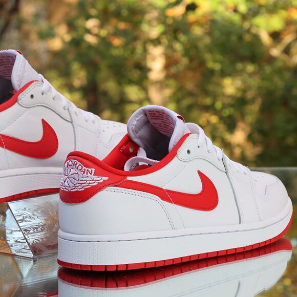 Jordan 1 Retro Low OG University Red - Picture 9 of 13